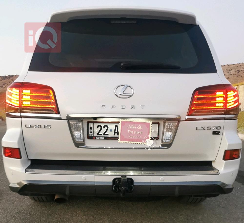 Lexus LX